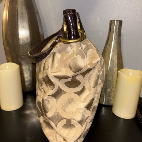 Coach Tan and Brown with Gold Hardware, Two Way, Shoulder Bag - Picture 4 of 10